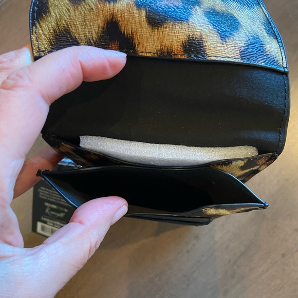 K. Carroll RFID Protected Crossbody/Belt Bag NWT - Picture 5 of 8